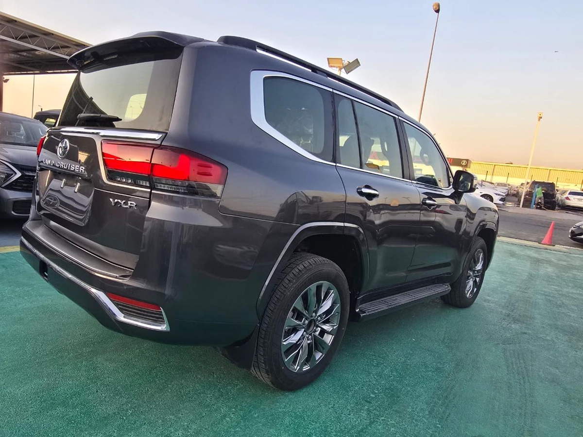 Toyota Land Cruiser LC300 VXR 3.3L Twin Turbo Diesel 2026-9-9