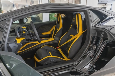 Lamborghini Temerario | 2026 | PHEV | 920 HP | AWD | Black / Yellow & Black Interior-9