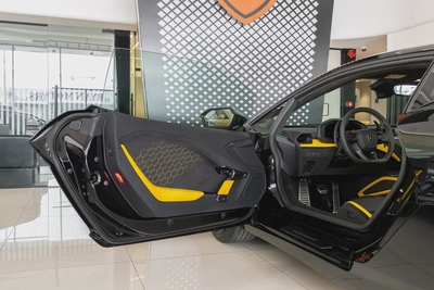 Lamborghini Temerario | 2026 | PHEV | 920 HP | AWD | Black / Yellow & Black Interior-10