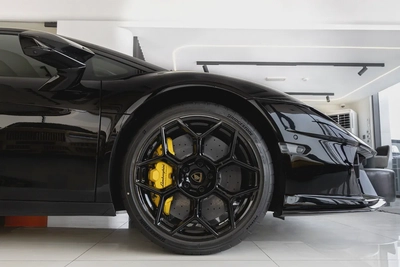 Lamborghini Temerario | 2026 | PHEV | 920 HP | AWD | Black / Yellow & Black Interior-7