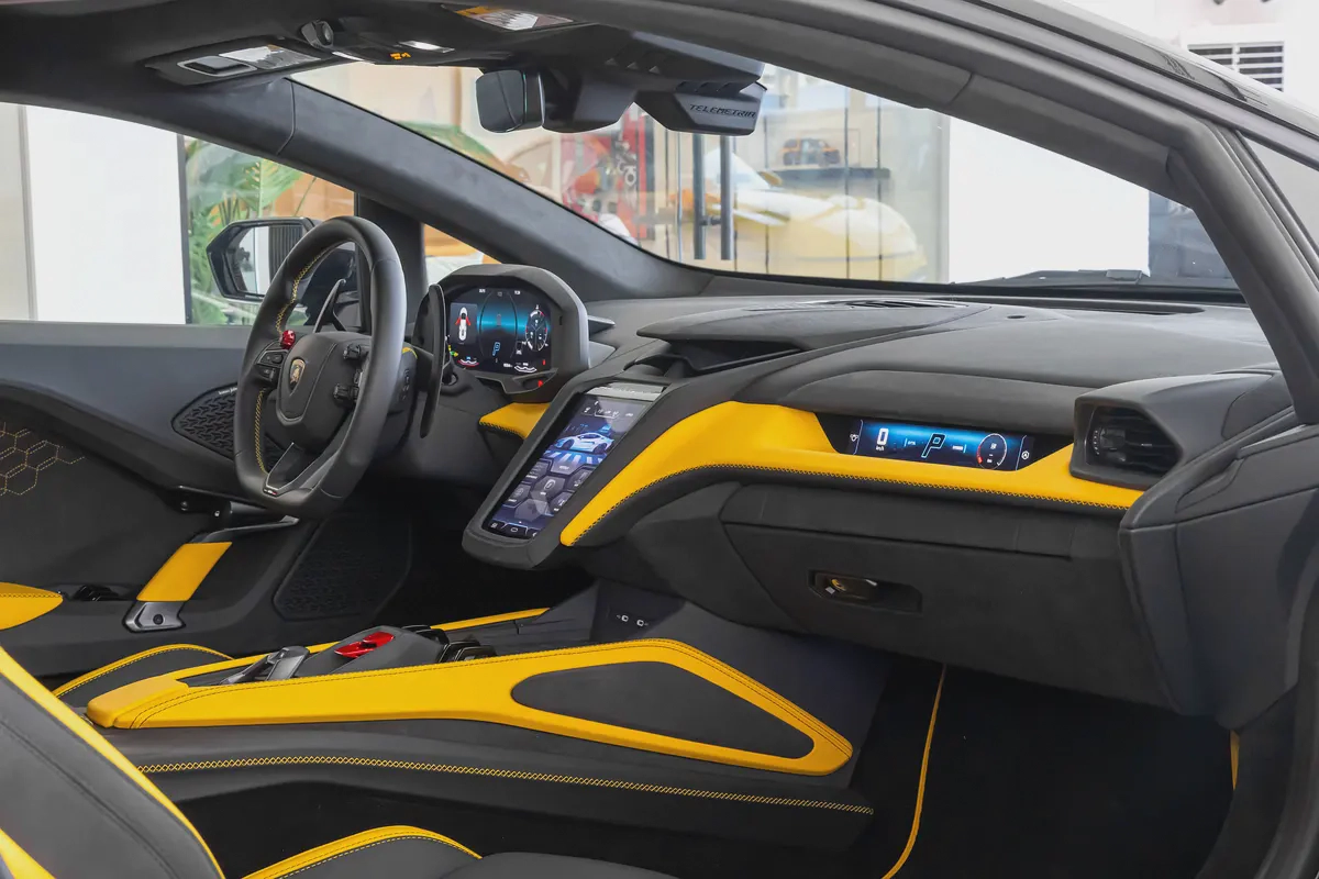 Lamborghini Temerario | 2026 | PHEV | 920 HP | AWD | Black / Yellow & Black Interior-11-11