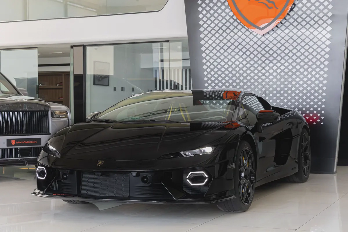 Lamborghini Temerario | 2026 | PHEV | 920 HP | AWD | Black / Yellow & Black Interior-2-2