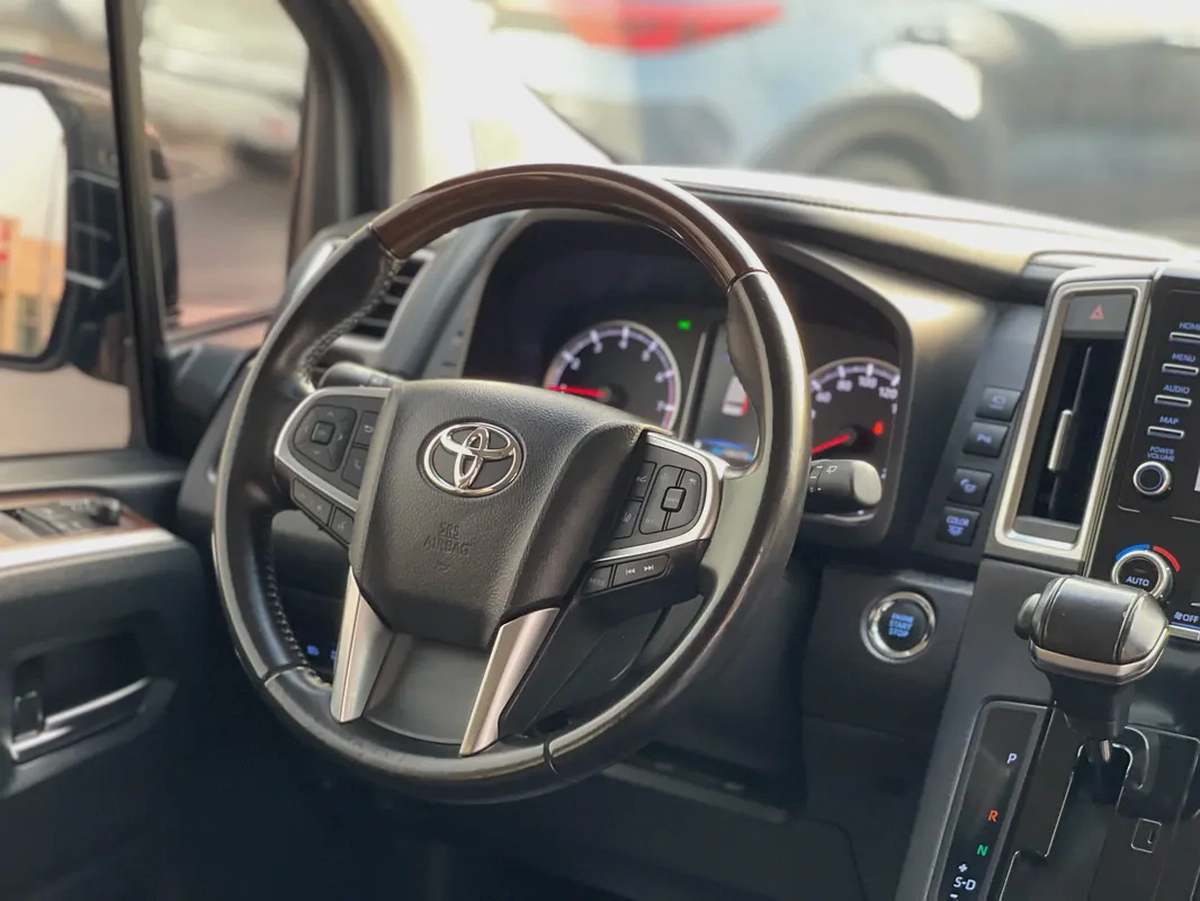 2021 Toyota Granvia Premium GCC Specs - Excellent Condition-14-14