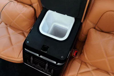 Mercedes Benz V300 AVANTGARDE MBS VIP Office – The Ultimate Luxury Land Jet-12