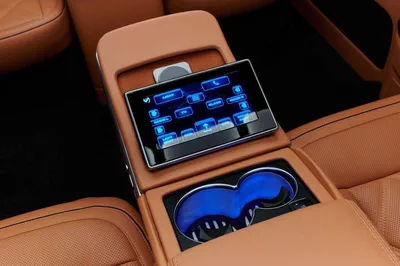 Mercedes Benz V300 AVANTGARDE MBS VIP Office – The Ultimate Luxury Land Jet-7