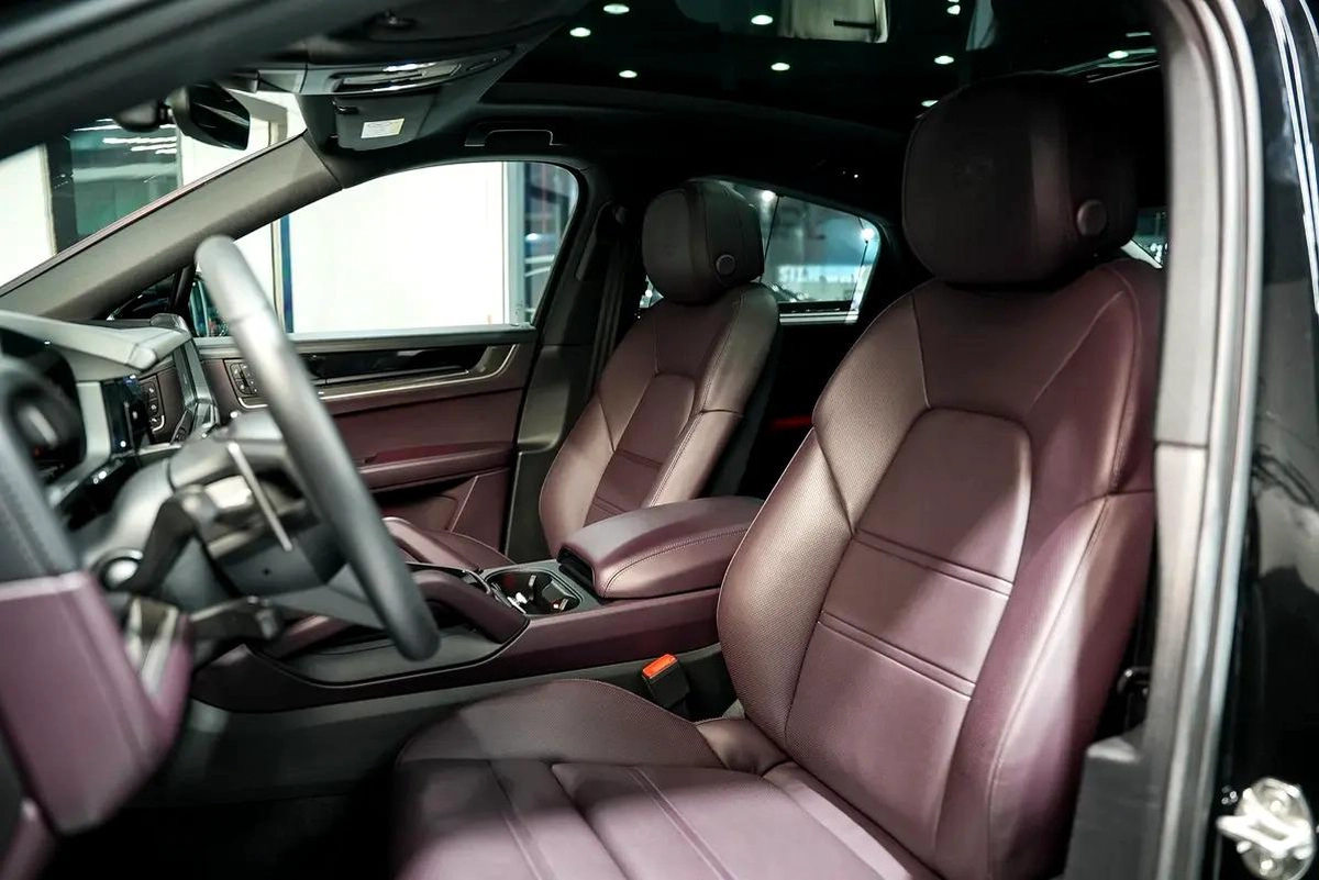 2025 Porsche Cayenne S - GCC Specs - Brand New-3-3