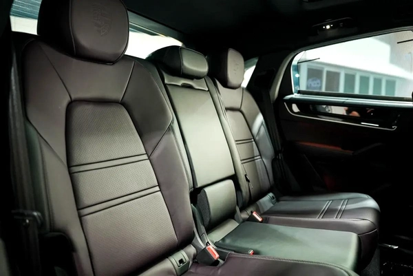 2025 Porsche Cayenne S - GCC Specs - Brand New