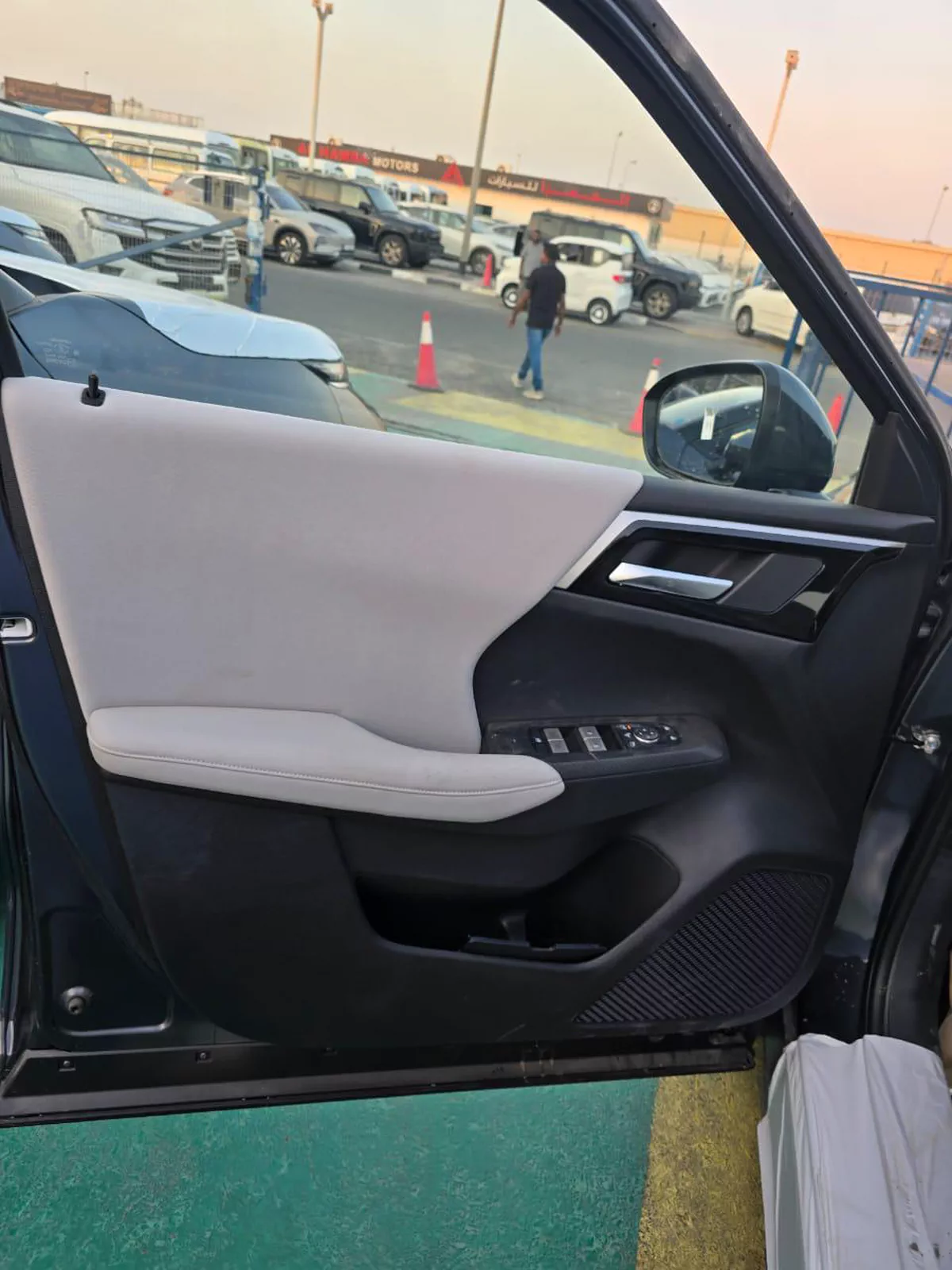MITSUBISHI OUTLANDER M LINE-5-5