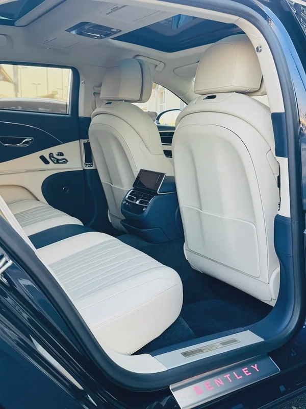 Bentley Flying spur V8 2021 fully loaded