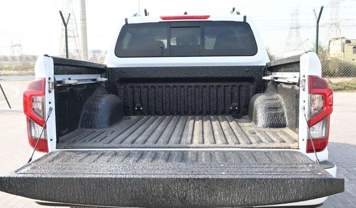Nissan Navara NAVARA 2.5 DIESEL PRO4X 4X4  AT 2025 MY Engine Type : 2.5D Mid Output Diesel-19-0