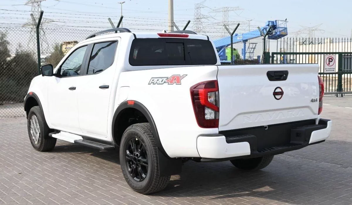 Nissan Navara NAVARA 2.5 DIESEL PRO4X 4X4  AT 2025 MY Engine Type : 2.5D Mid Output Diesel-6-0