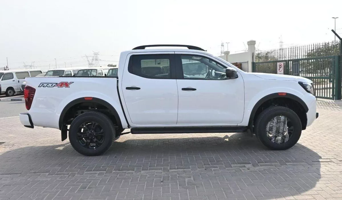 Nissan Navara NAVARA 2.5 DIESEL PRO4X 4X4  AT 2025 MY Engine Type : 2.5D Mid Output Diesel-7-0