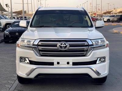 Toyota Land Cruiser VXR 2016 GCC Specs-4