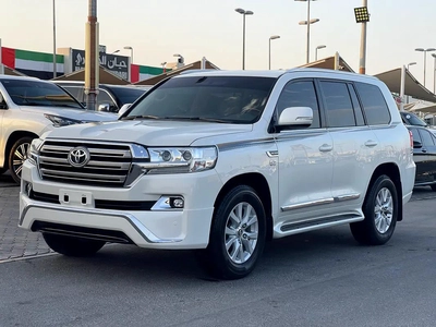 Toyota Land Cruiser VXR 2016 GCC Specs-0