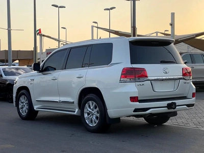 Toyota Land Cruiser VXR 2016 GCC Specs-18