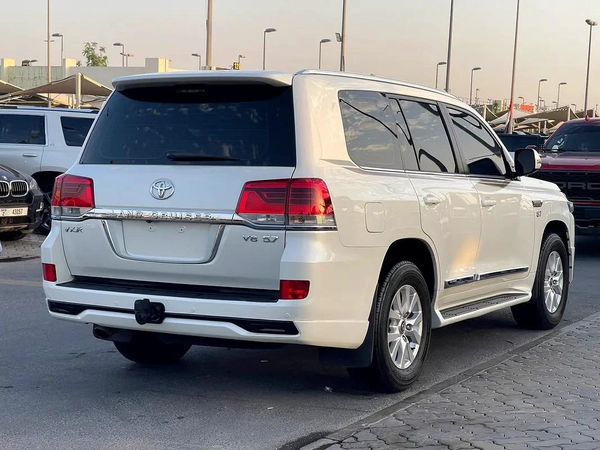 Toyota Land Cruiser VXR 2016 GCC Specs