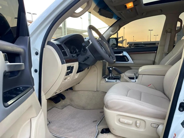 Toyota Land Cruiser VXR 2016 GCC Specs