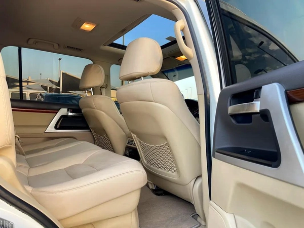 Toyota Land Cruiser VXR 2016 GCC Specs