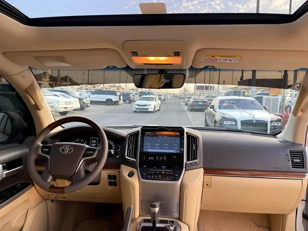 Toyota Land Cruiser VXR 2016 GCC Specs