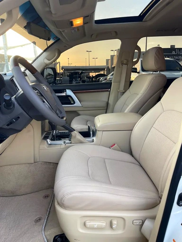 Toyota Land Cruiser VXR 2016 GCC Specs