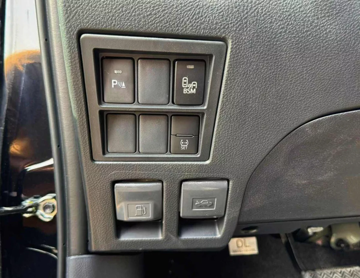 Toyota Hilux sr5 diesel SR5 || 2.8L V4 DIESEL || FULL OPTION / BLIND SPOT / OVER FNDER (CODE # HDAH1)-21-0