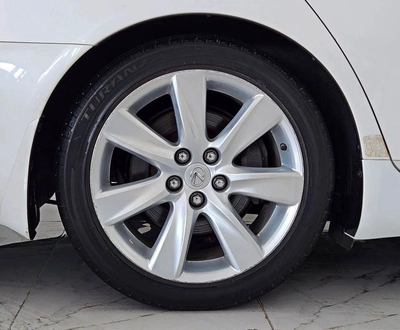 Lexus LS 600 Hybrid - VIP fully loaded with long wheel base and massaging chair -15