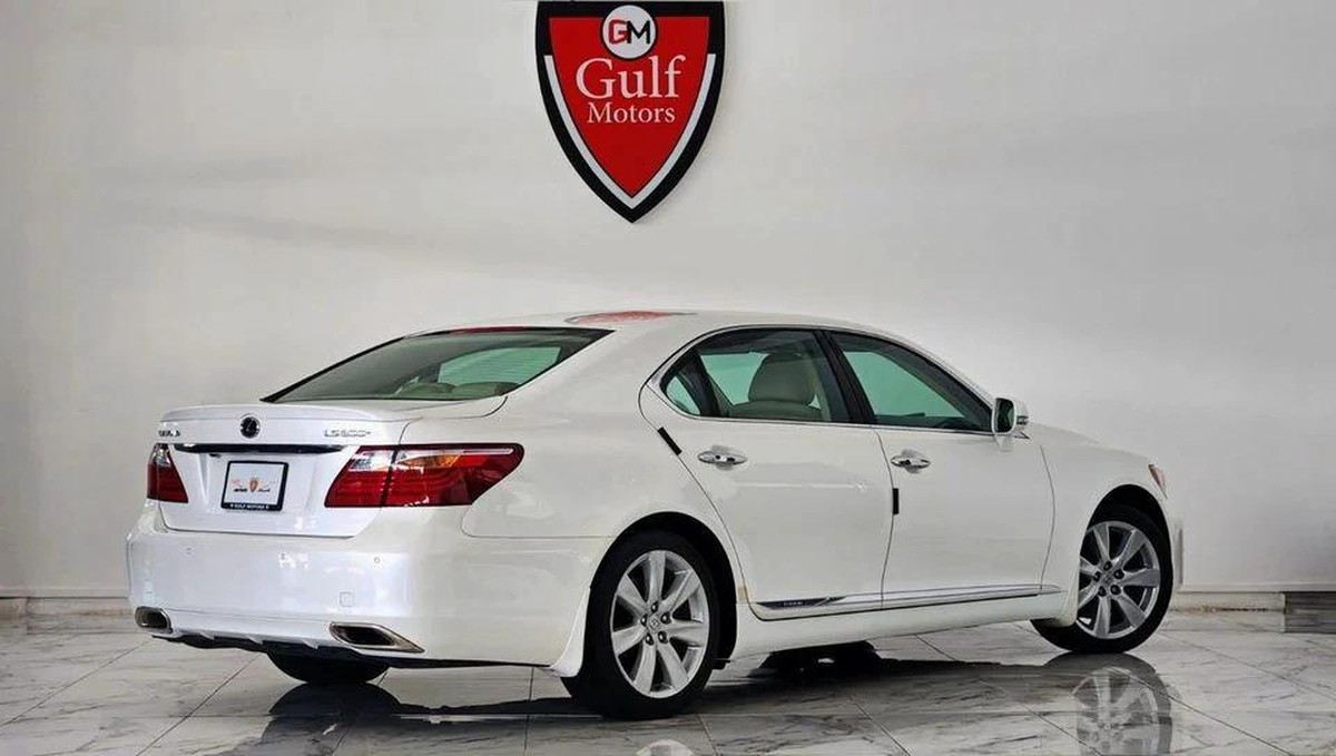 Lexus LS 600 Hybrid - VIP fully loaded with long wheel base and massaging chair -2-2