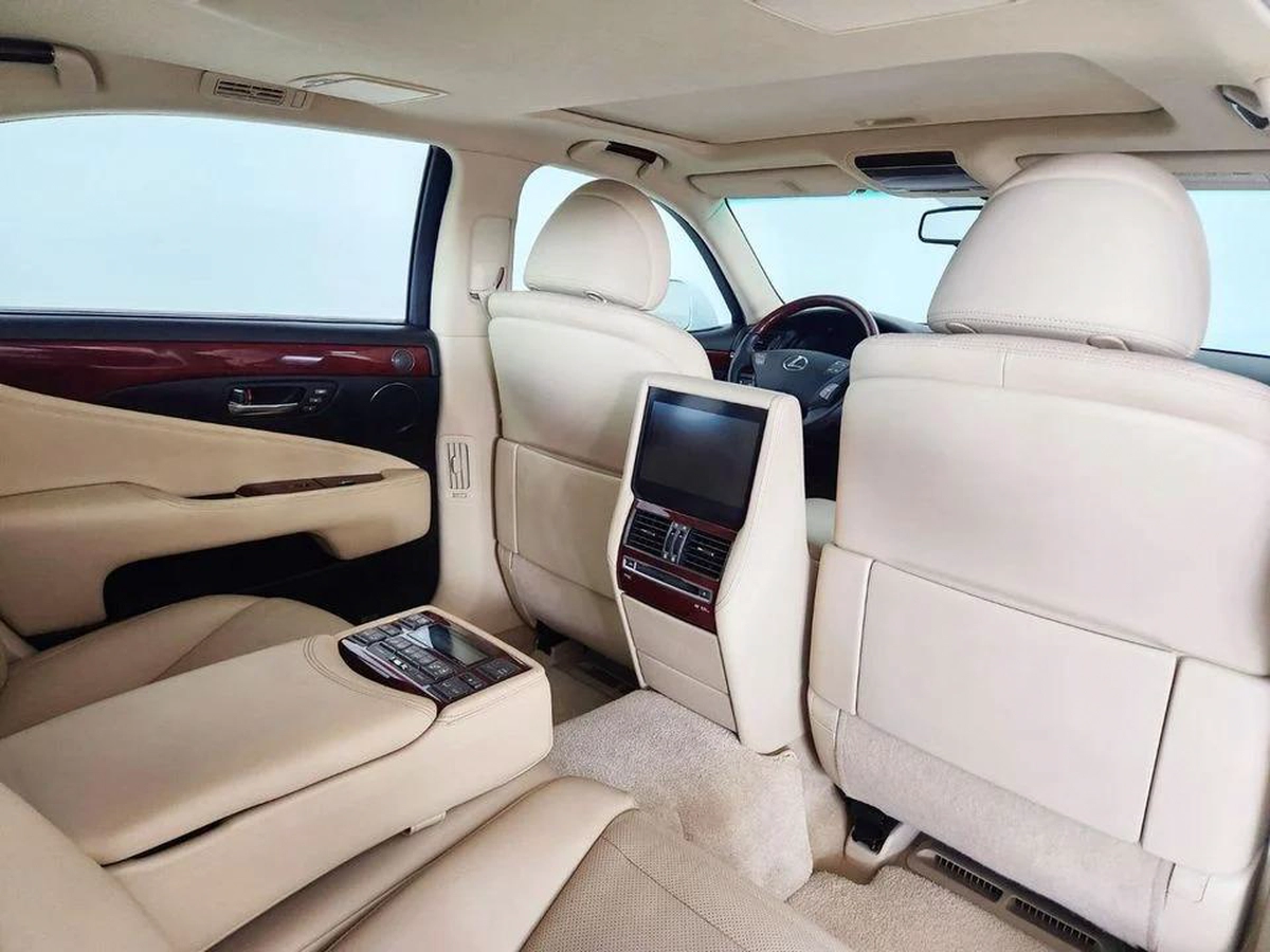Lexus LS 600 Hybrid - VIP fully loaded with long wheel base and massaging chair -11-11