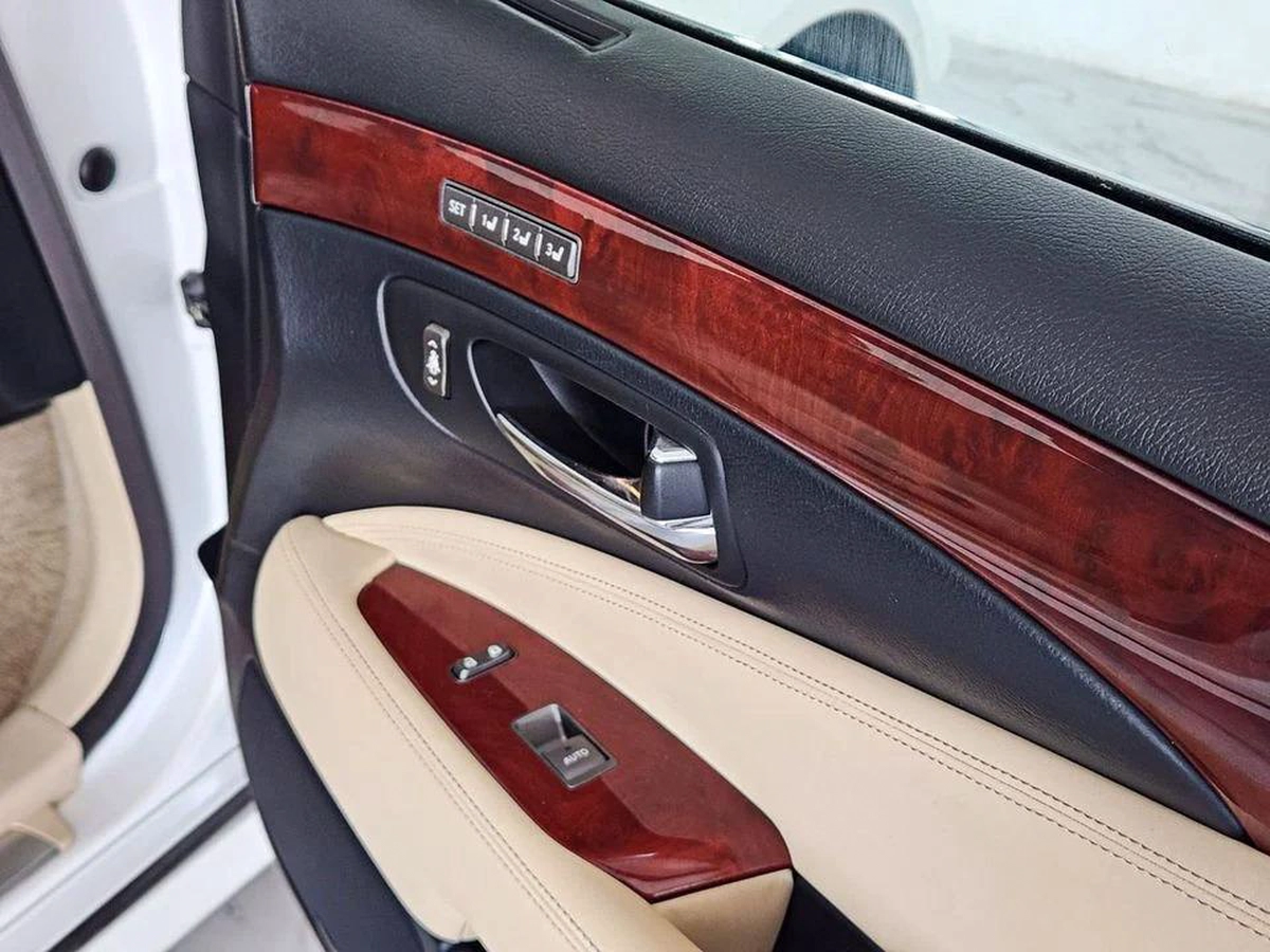 Lexus LS 600 Hybrid - VIP fully loaded with long wheel base and massaging chair -10-10