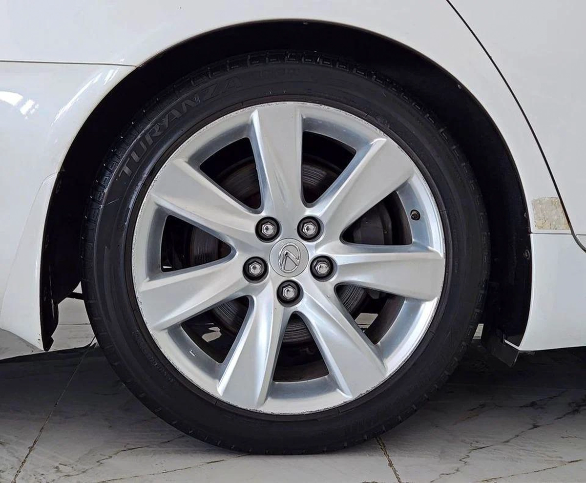 Lexus LS 600 Hybrid - VIP fully loaded with long wheel base and massaging chair -15-15