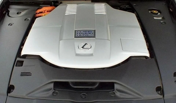 Lexus LS 600 Hybrid - VIP fully loaded with long wheel base and massaging chair