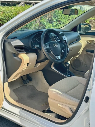 560/- AED EMI TOYOTA YARIS 1.5L SE FWD || WELL MAINTAINED-4