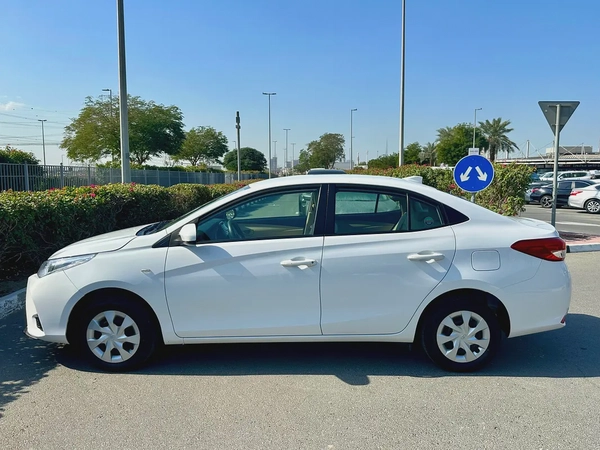 560/- AED EMI TOYOTA YARIS 1.5L SE FWD || WELL MAINTAINED