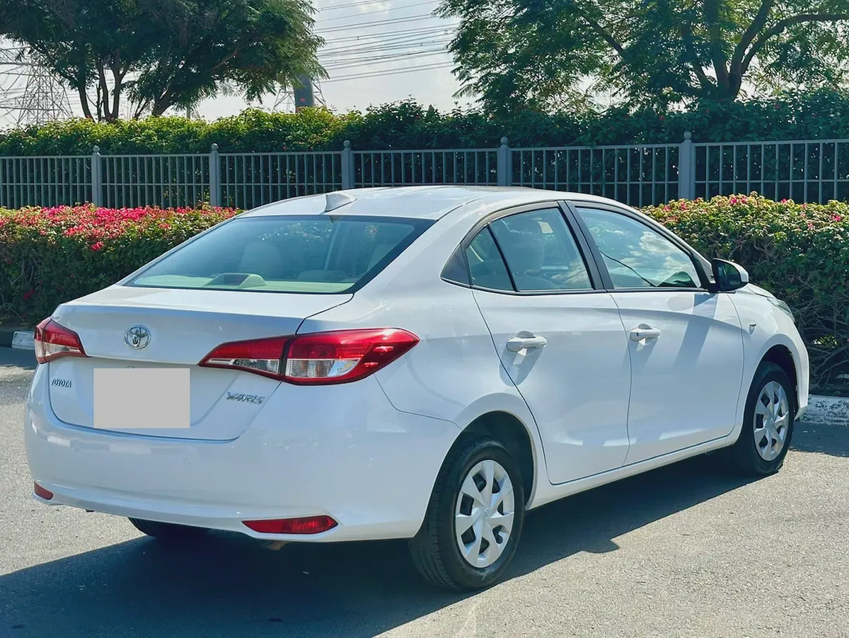 560/- AED EMI TOYOTA YARIS 1.5L SE FWD || WELL MAINTAINED-14-14