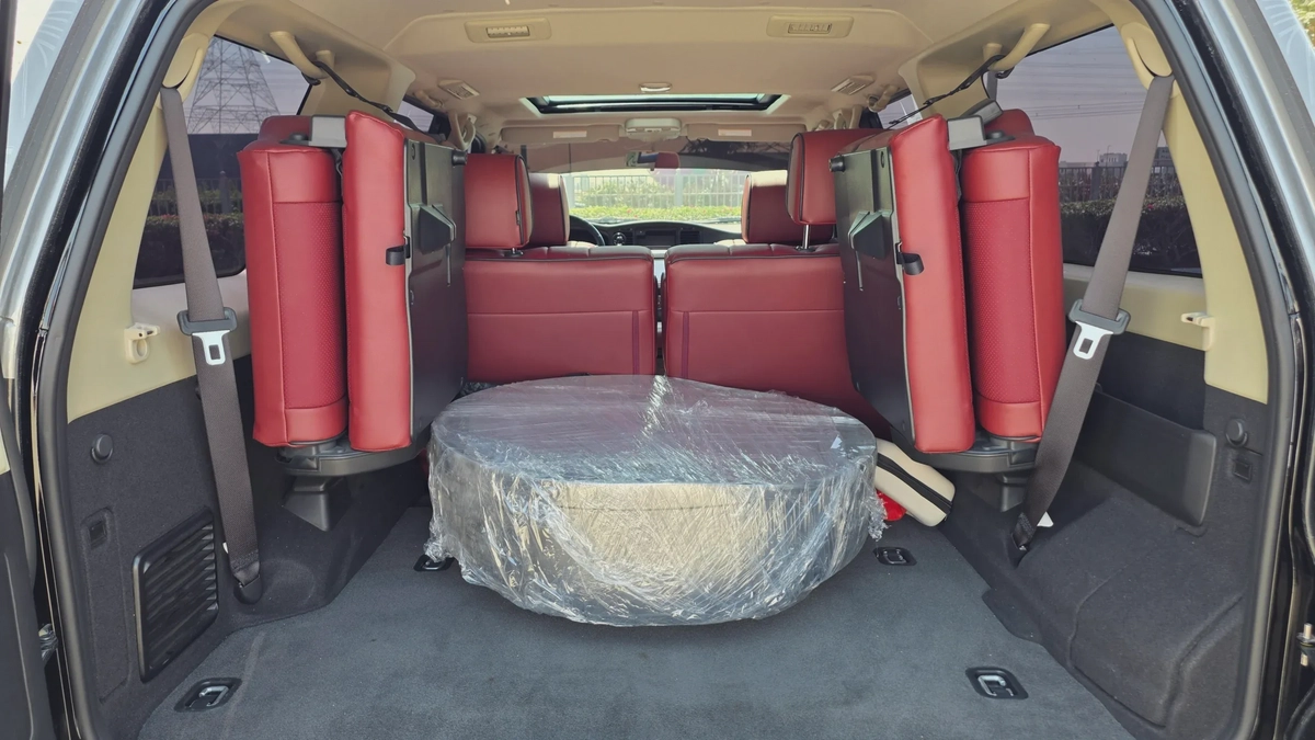 Nissan Patrol Super Safari Oustoura Edition (Black Red)