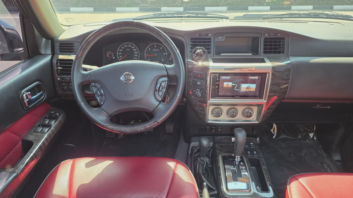 Nissan Patrol Super Safari Oustoura Edition (Black Red)