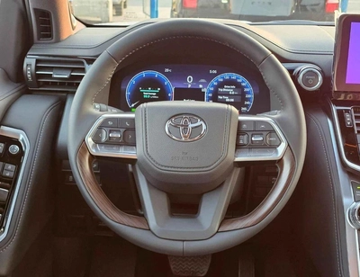 Toyota Land Cruiser VX HYBRID / BIG DVD / JBL SPKRS / LETAHER WITH MEMORY SEATS (CODE # VXH25)-5