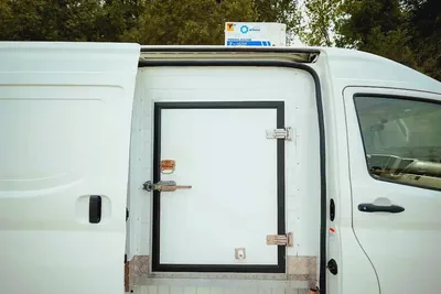 High Roof | Manual | Freezer Van | GCC Specs | Ref#T03523-7