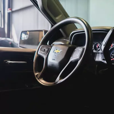AED 2,586  P.M • 0% Downpayment •  Chevrolet Silverado 1500 LT • 1 Year Warranty-9