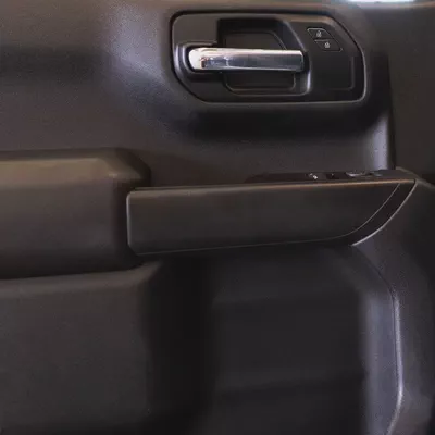 AED 2,586  P.M • 0% Downpayment •  Chevrolet Silverado 1500 LT • 1 Year Warranty-11