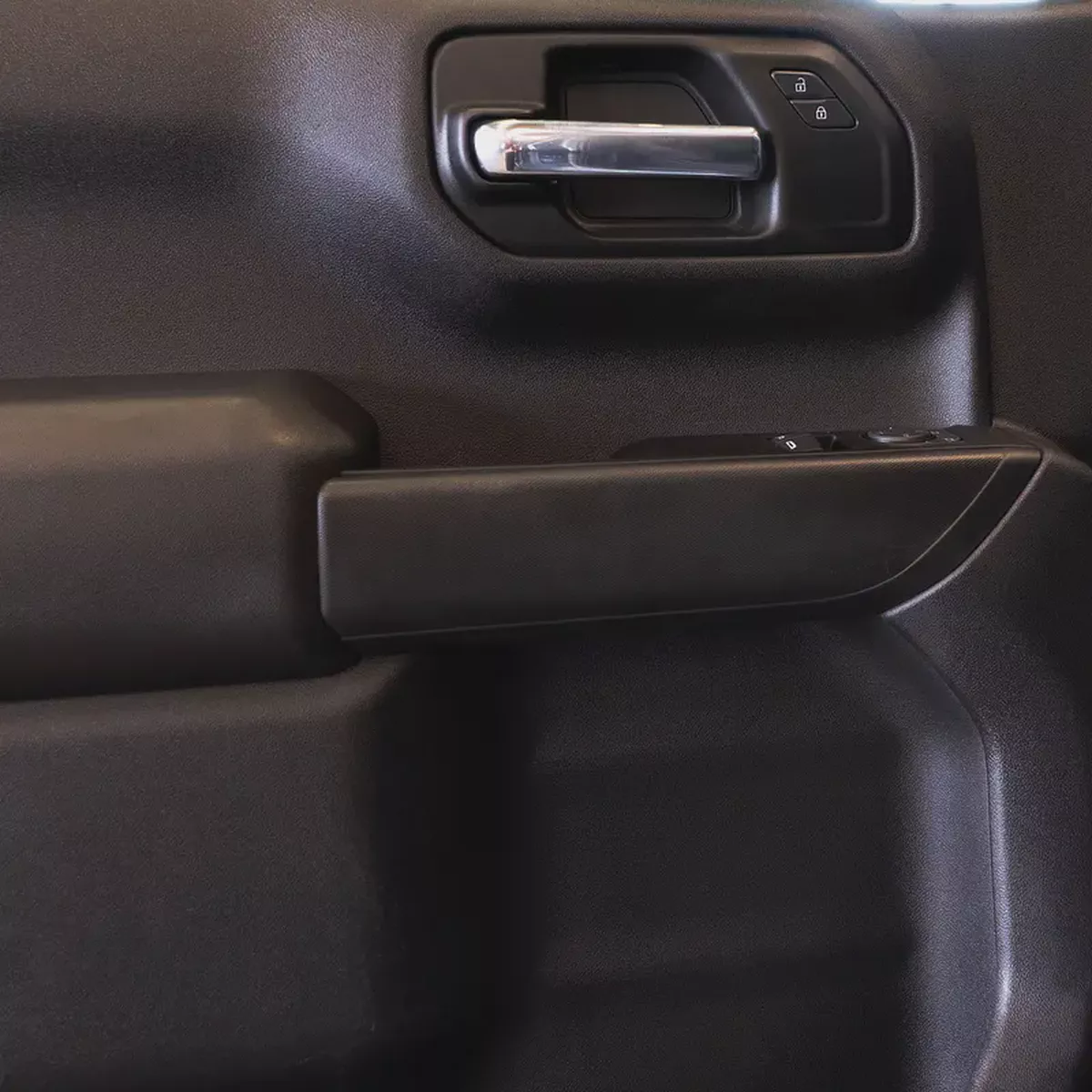 AED 2,586  P.M • 0% Downpayment •  Chevrolet Silverado 1500 LT • 1 Year Warranty-11-11