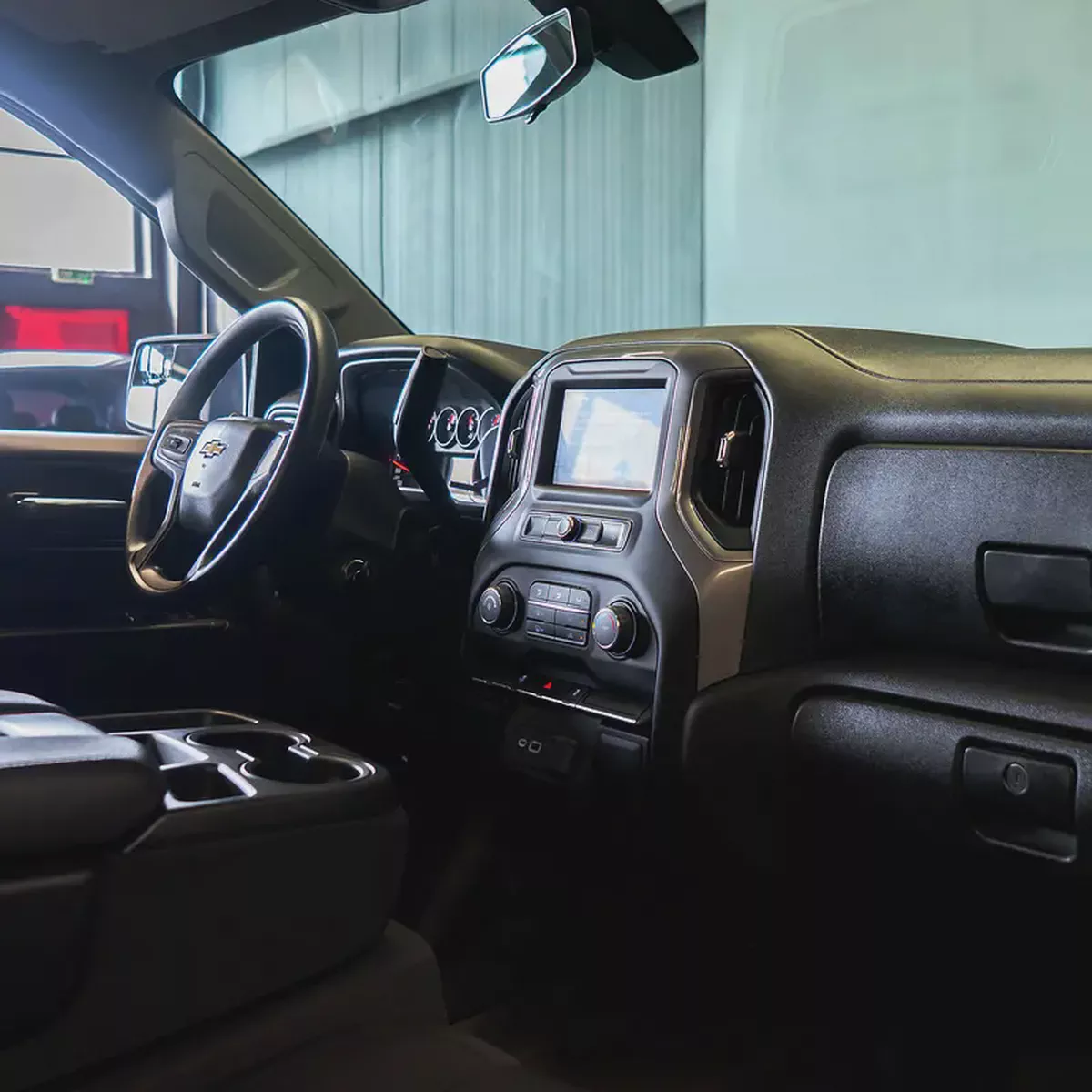 AED 2,586  P.M • 0% Downpayment •  Chevrolet Silverado 1500 LT • 1 Year Warranty-6-6