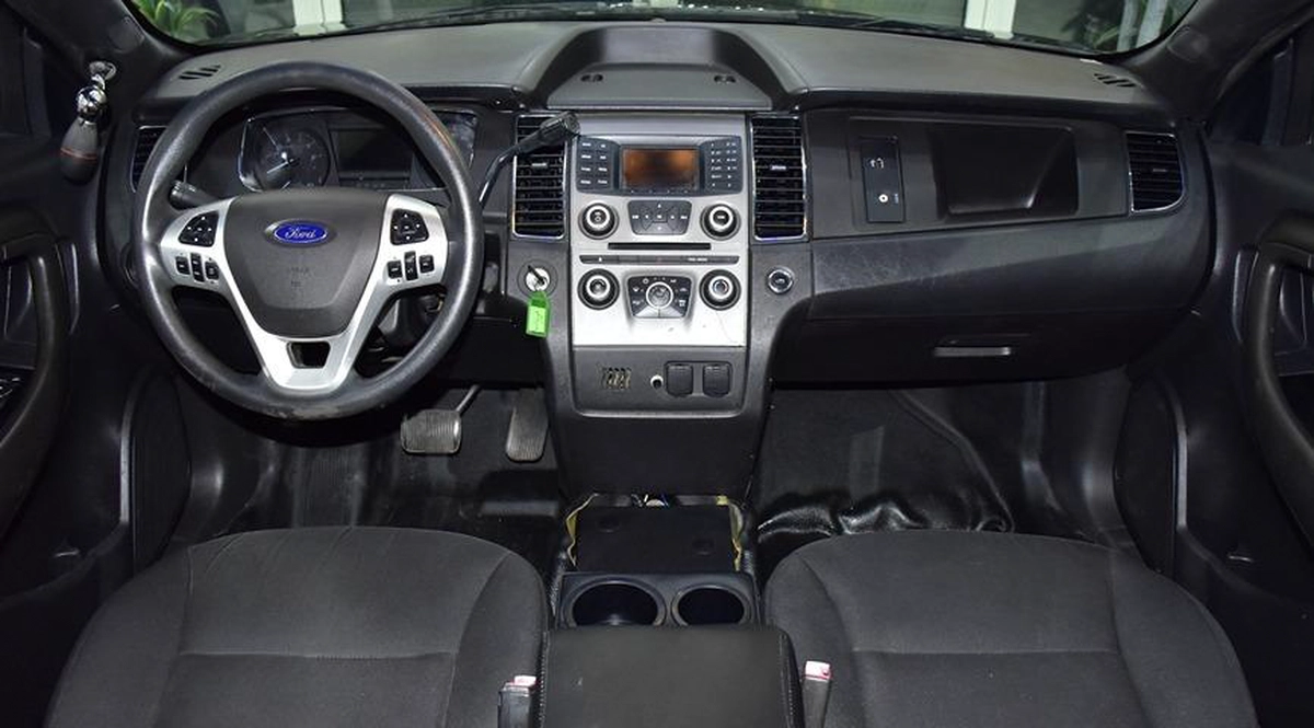 Ford Taurus ( 2015 Model ) in Black Color American Specs-3-3