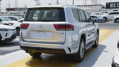 Brand New Toyota Land Cruiser VXR 4.0  2026 | GCC Specs | Zero Mileage-9