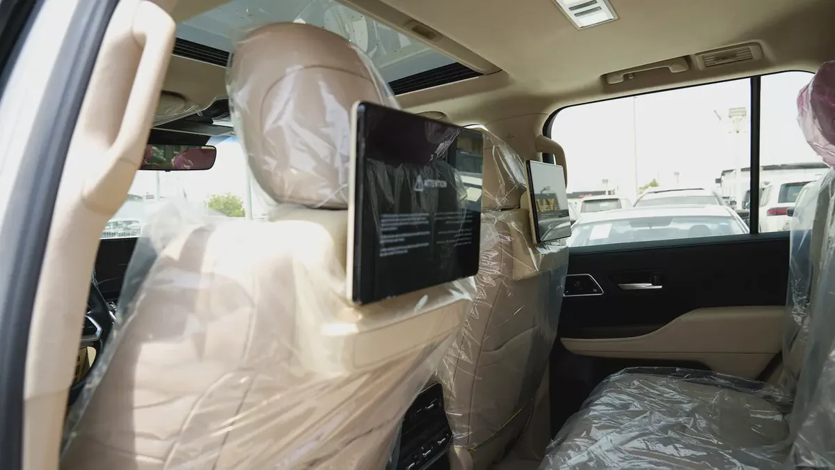 Brand New Toyota Land Cruiser VXR 4.0  2026 | GCC Specs | Zero Mileage-13-13