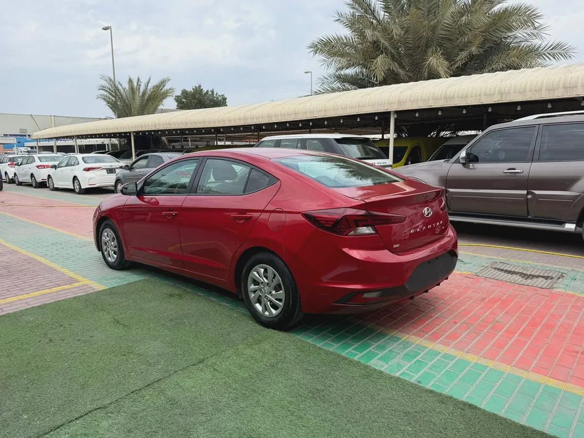 Hyundai Elantra SE-2-2