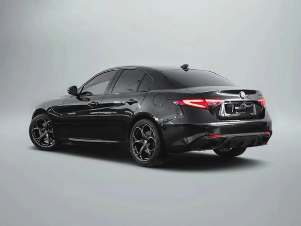 2,770 AED / 60 months | 0% DP | 2023 Alfa Romeo Giulia Estrema / Alfa Romeo Warranty