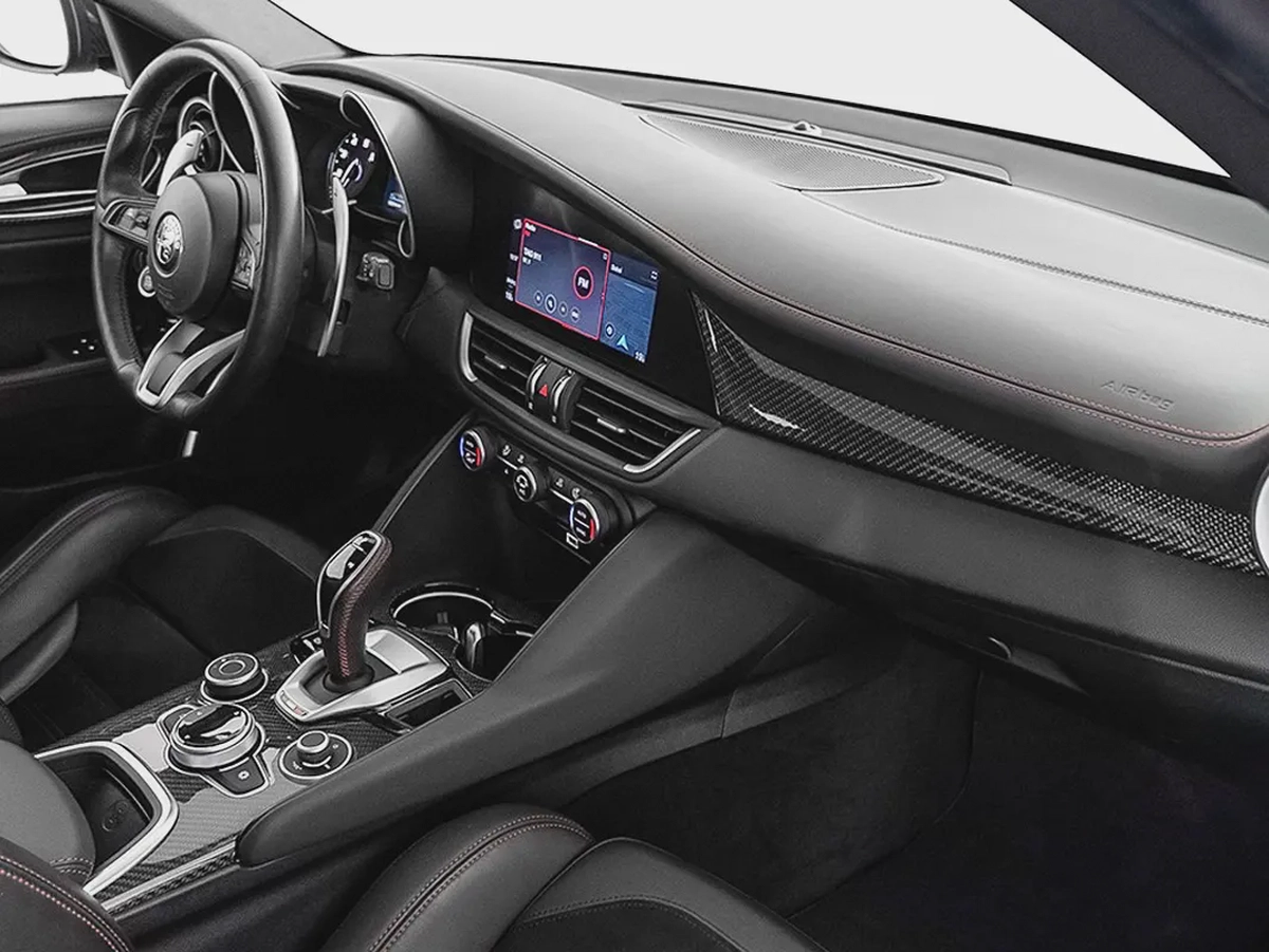 2,770 AED / 60 months | 0% DP | 2023 Alfa Romeo Giulia Estrema / Alfa Romeo Warranty-11-11