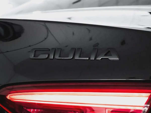 2,770 AED / 60 months | 0% DP | 2023 Alfa Romeo Giulia Estrema / Alfa Romeo Warranty