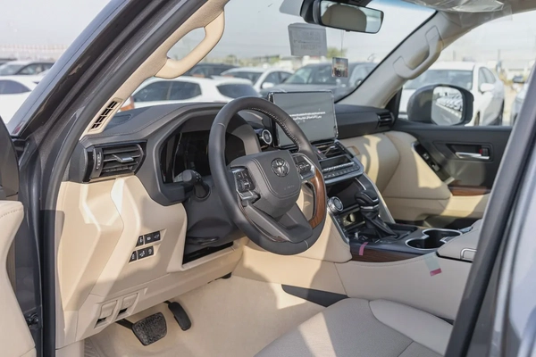 Toyota Land Cruiser GXR | GCC Specs | Brand New | Fully Loaded | 4WD | Luxury SUV